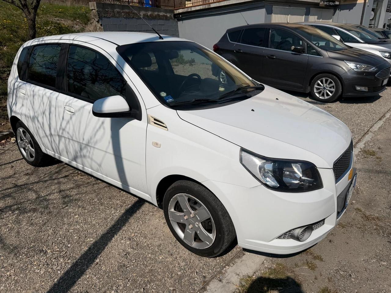 Chevrolet Aveo 1.2 5P. LT GPL