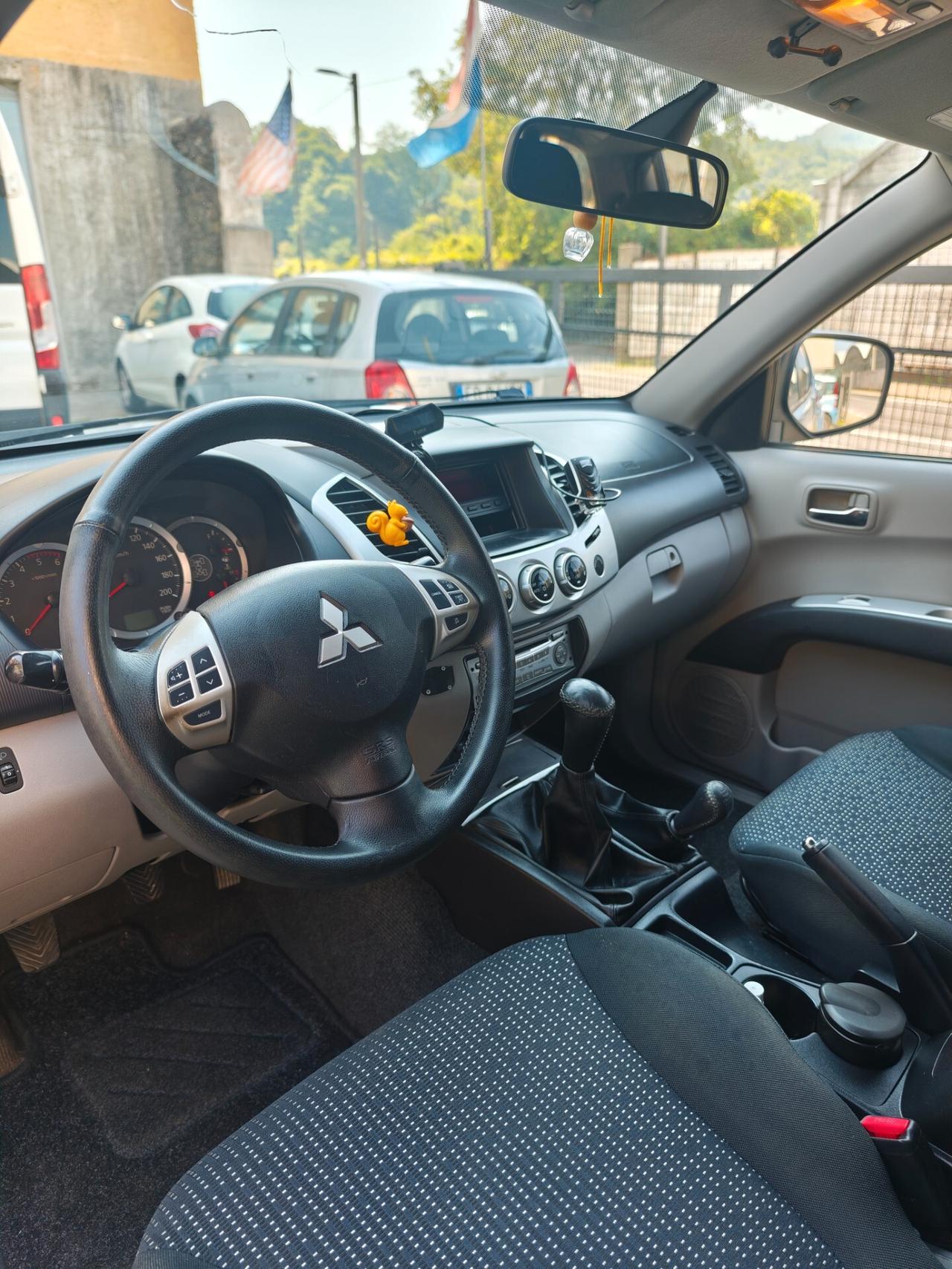 Mitsubishi L200 2.5 180cv 2012