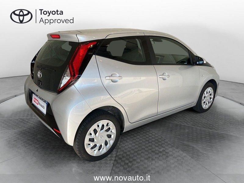 Toyota Aygo Aygo Connect 1.0 VVT-i 72 CV 5 porte x-play