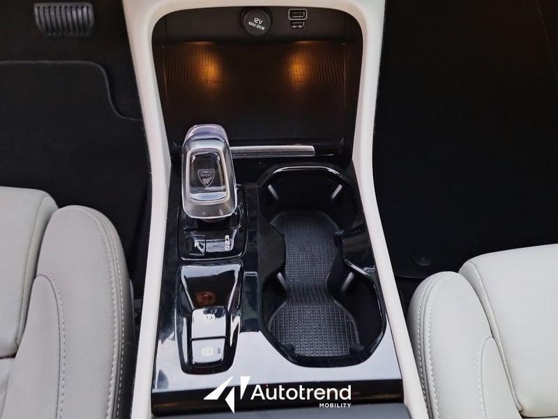 Volvo XC40 T3 163 CV Automatica NAVI LED Inscription