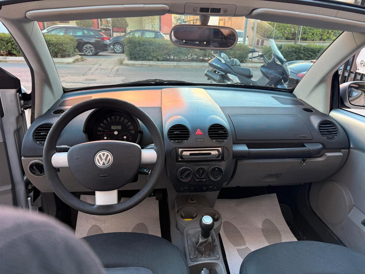 Volkswagen New Beetle 1.6 102CV Cabrio
