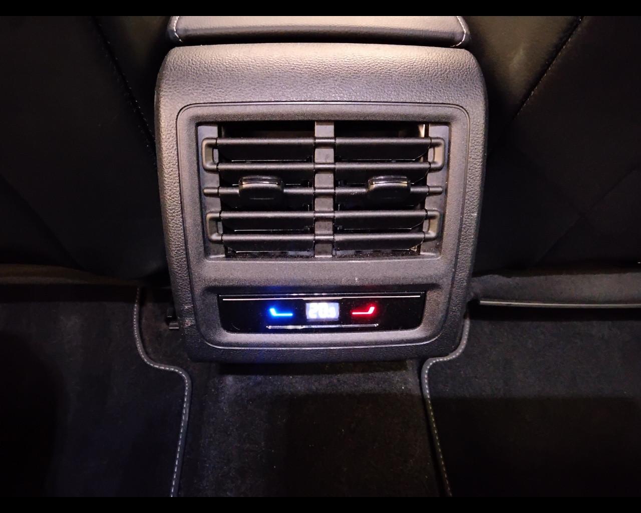 VOLKSWAGEN Golf VIII 2024 - Golf 2.0 tdi Life 150cv dsg