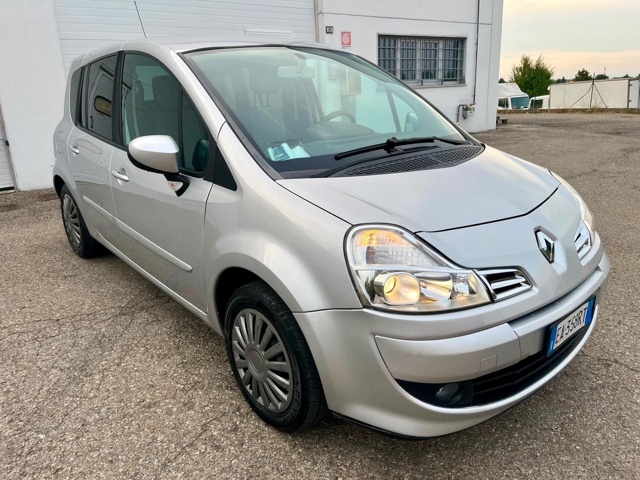 Renault Modus 1.2benz 2010 97.000km tutto fatto