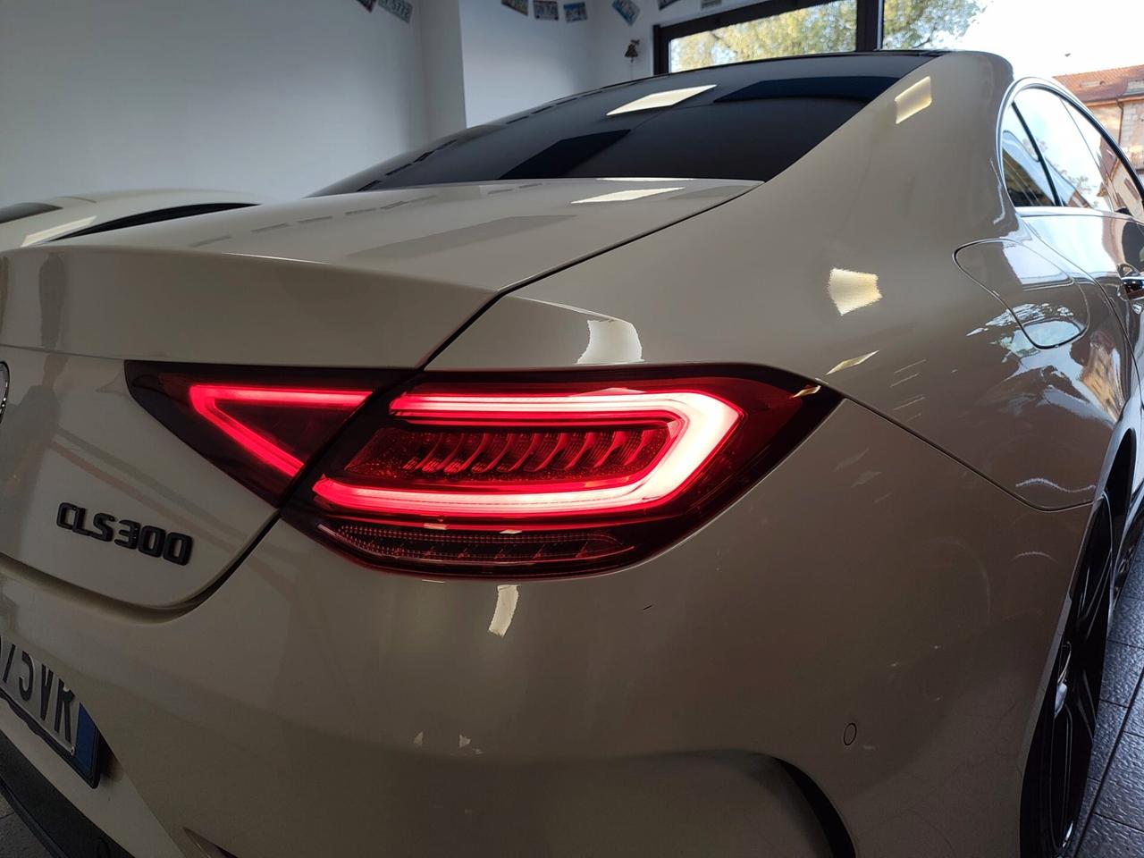 Mercedes-Benz CLS 300d AMG EDITION 1