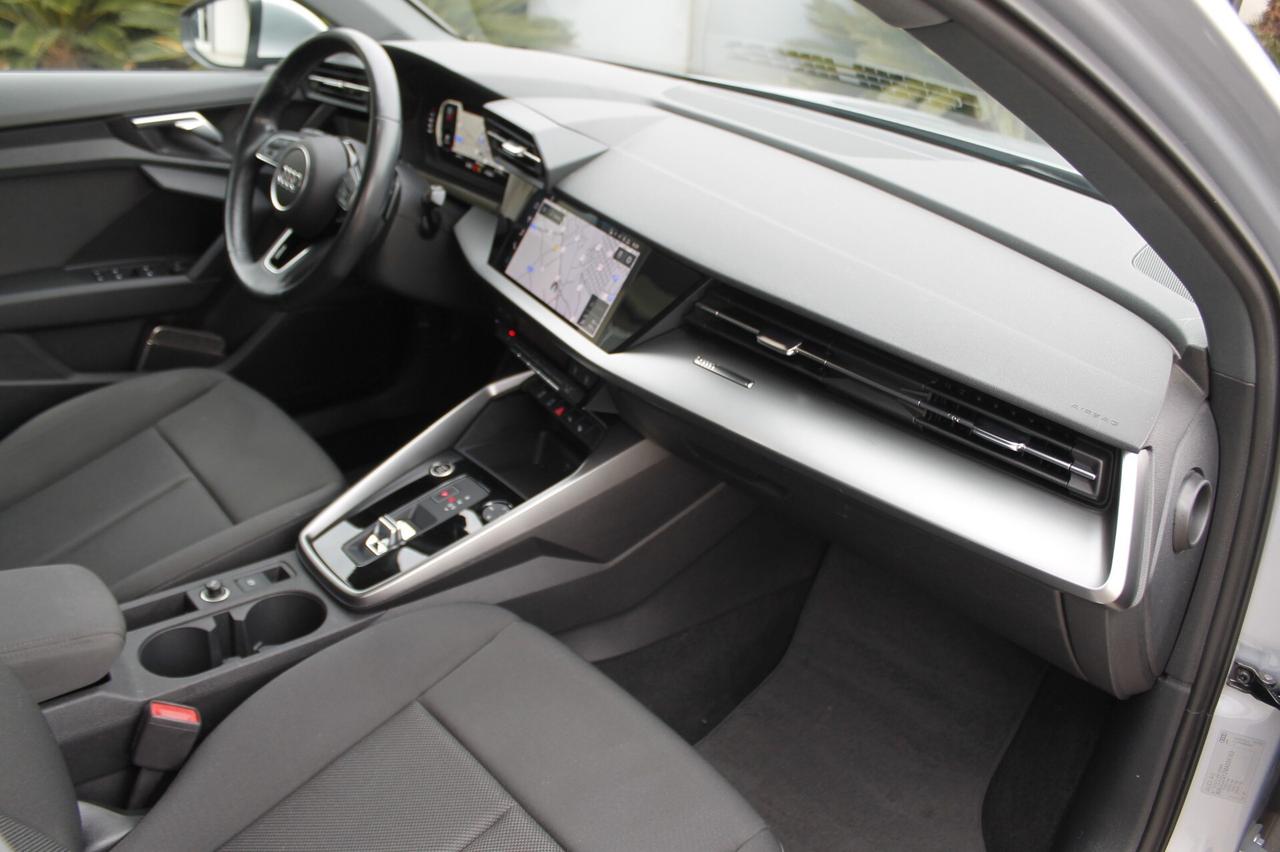 Audi A3 35 TDI S tronic Business Advanced