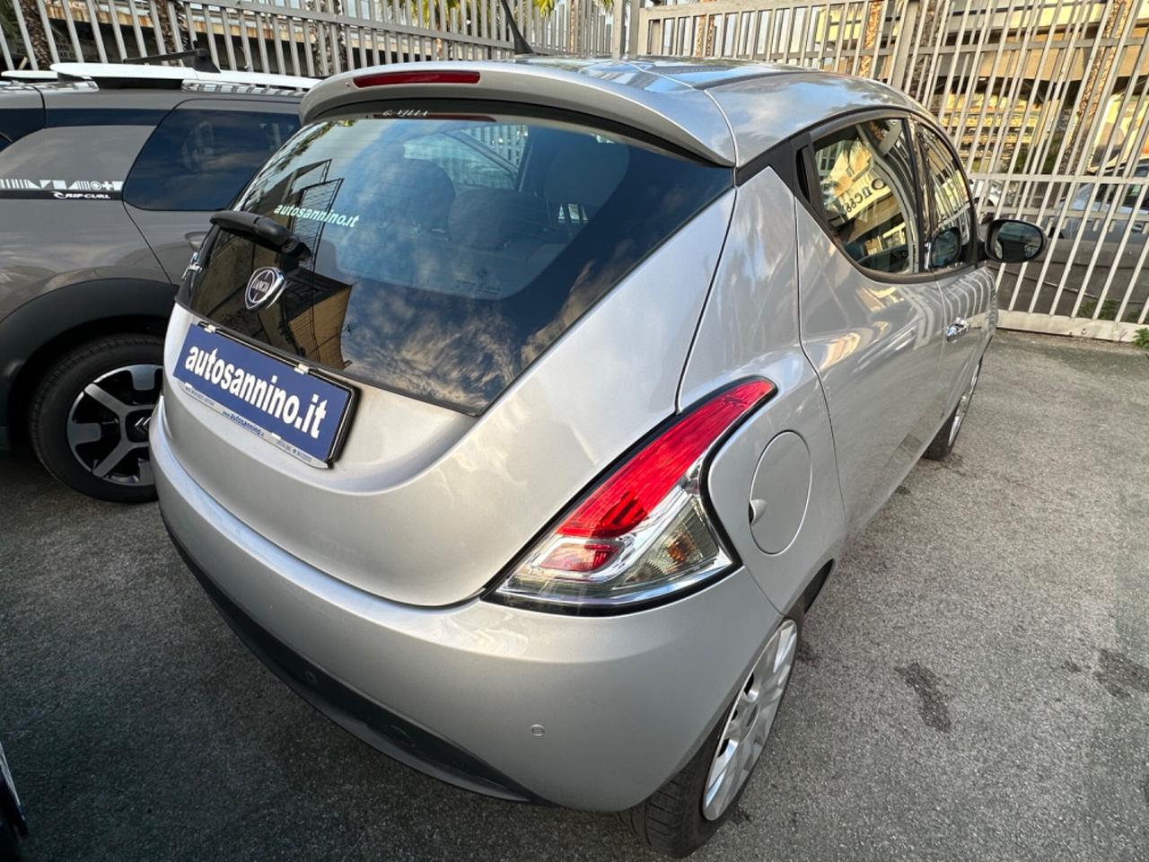 Lancia Ypsilon 0.9 TwinAir 85 CV 5 porte S&S DFN Gold