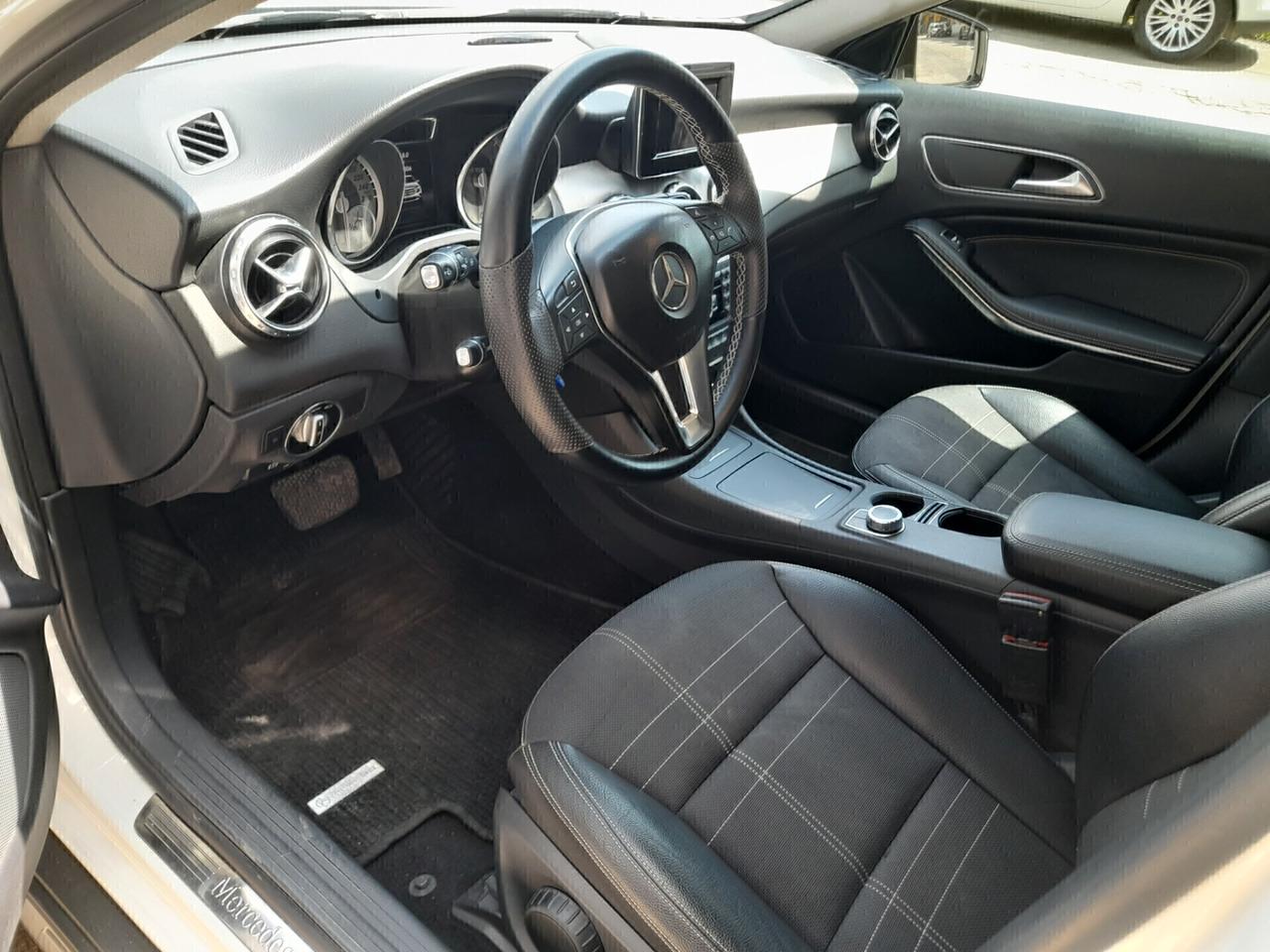 Mercedes-benz GLA 180 d Automatic Premium