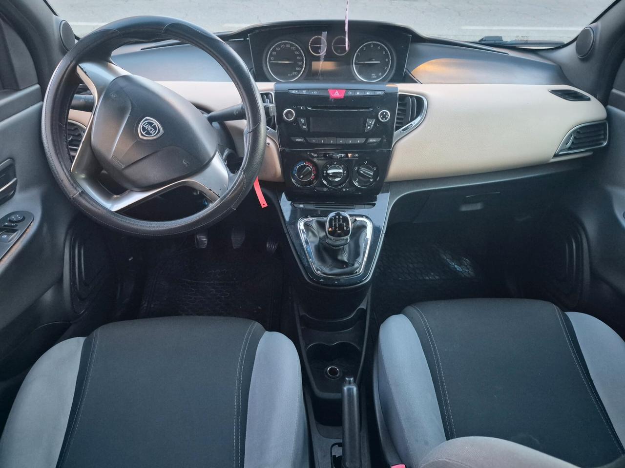 Lancia Ypsilon 0.9 TwinAir 85 CV 5 porte Metano Ecochic Gold