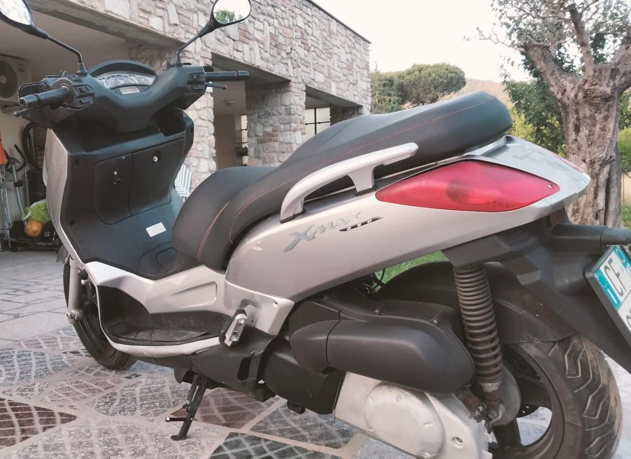 Yamaha X-Max 250