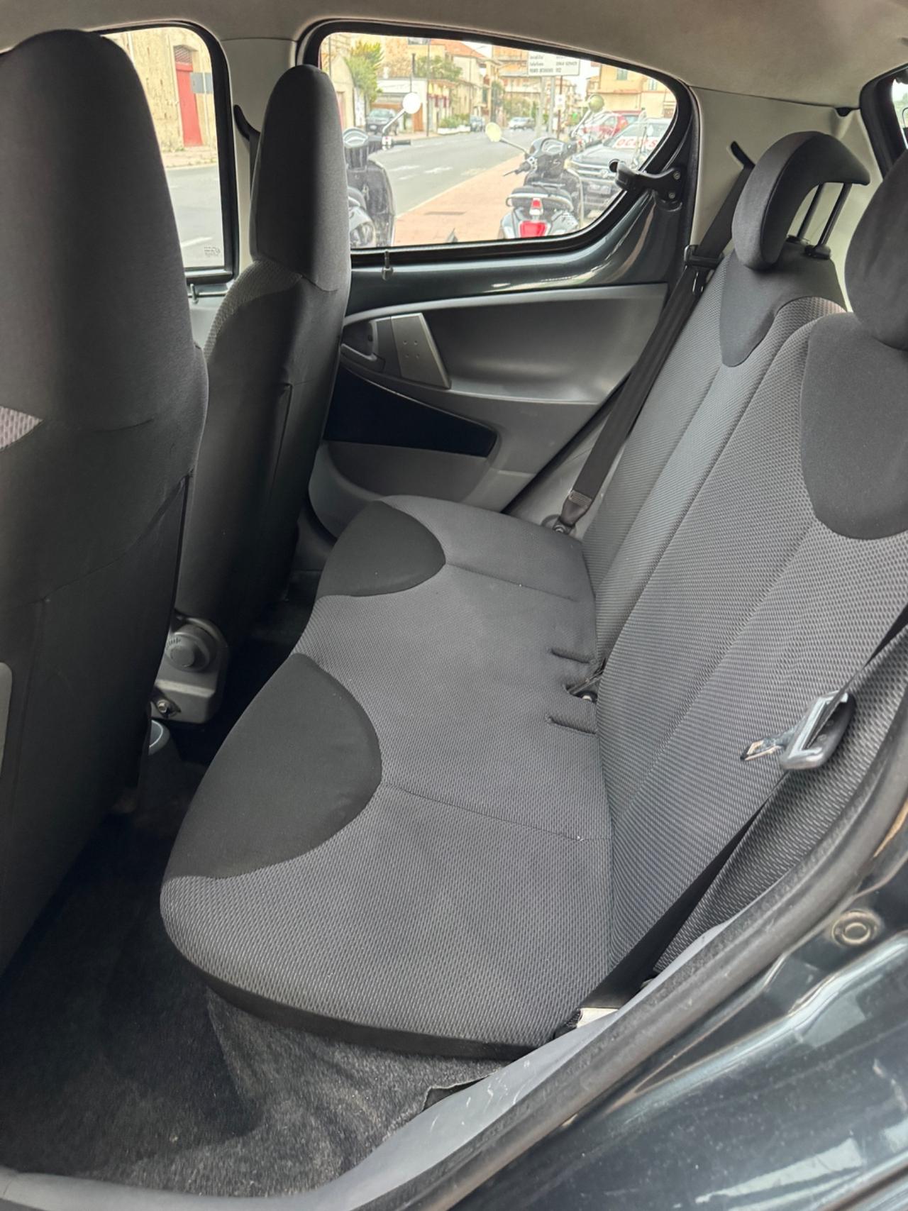 Toyota Aygo 1.0 12V VVT-i 5 porte Sol