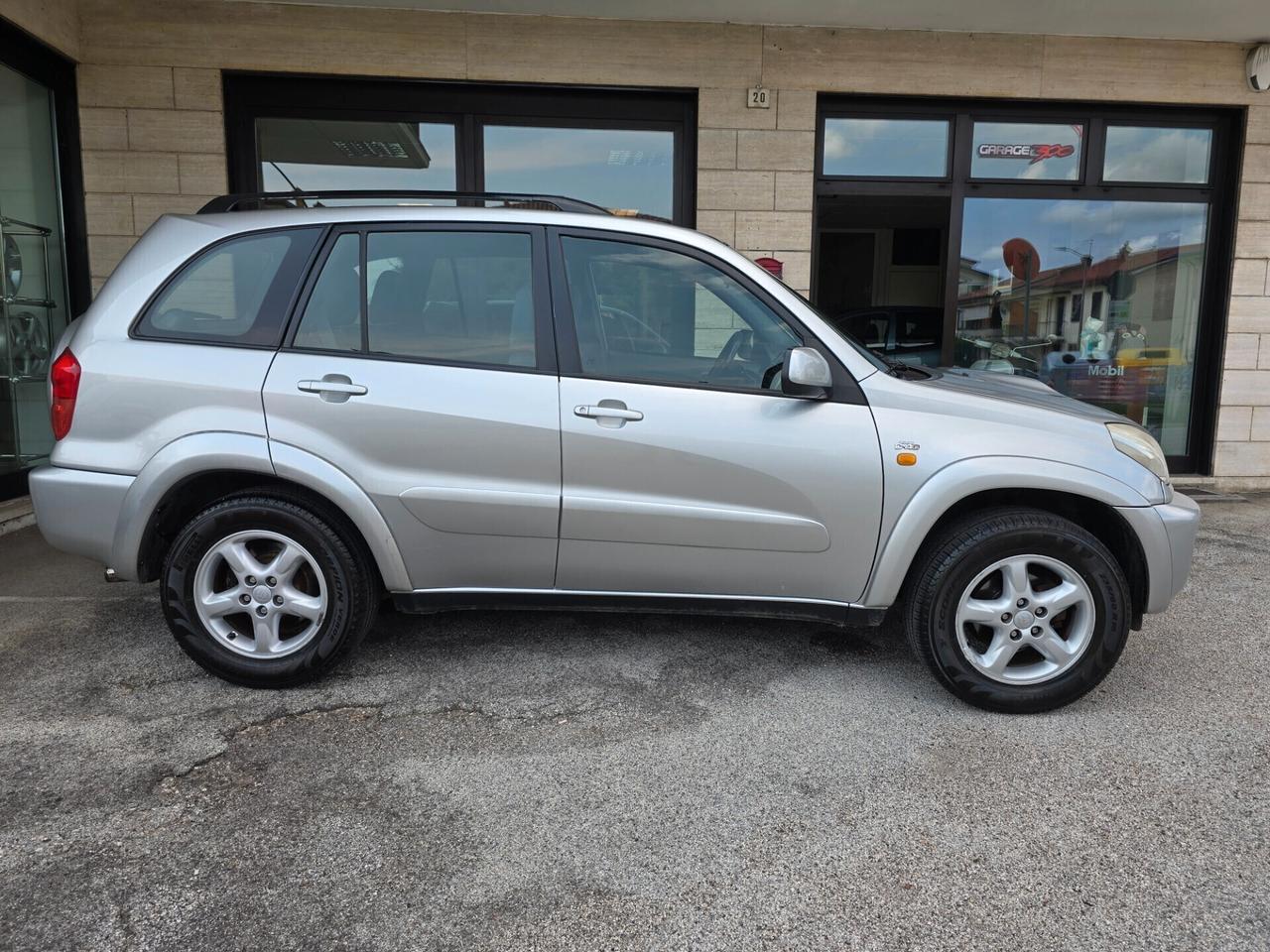 Toyota RAV 4 2.0 D4-d 5porte Sol