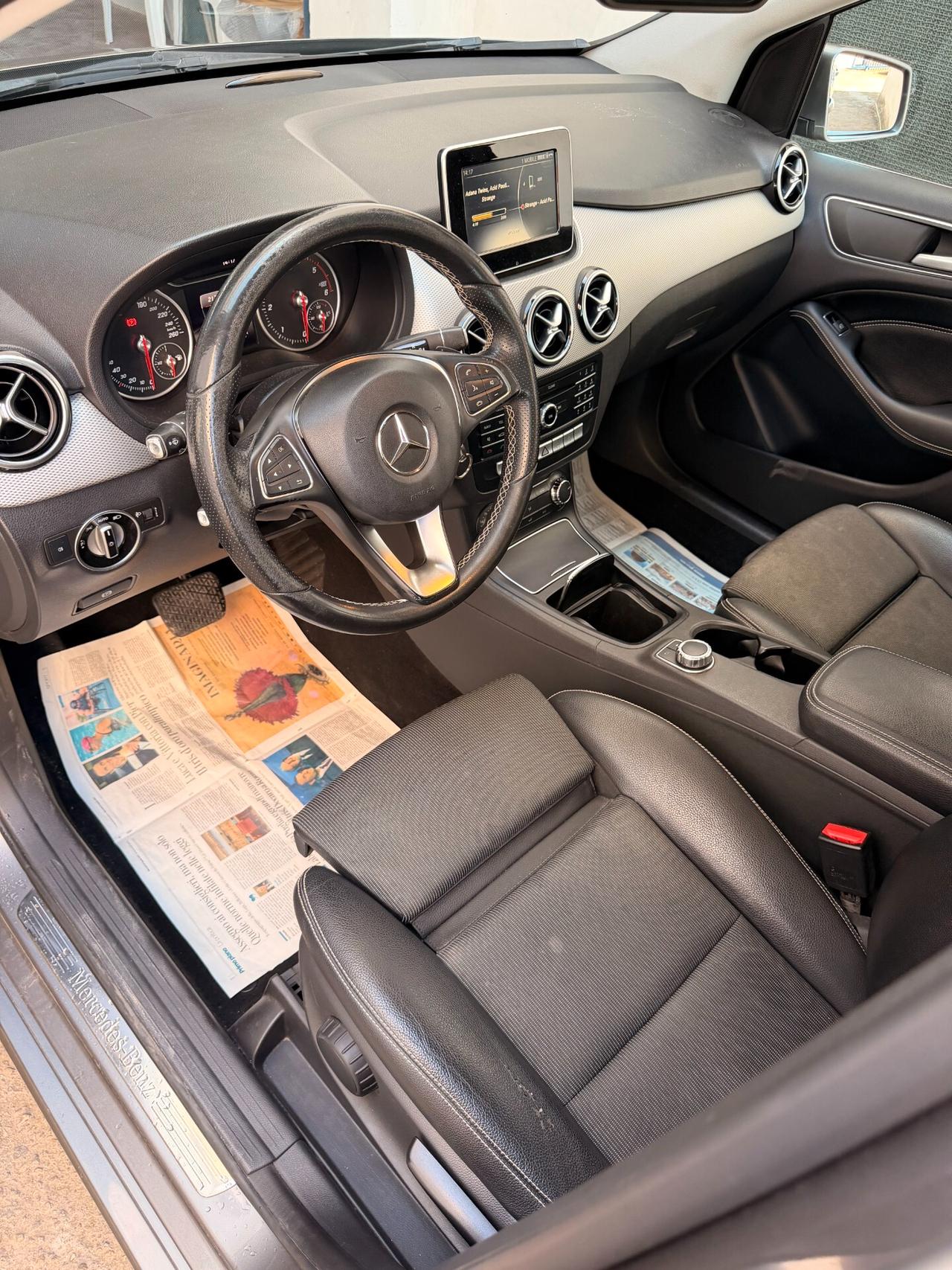 Mercedes-benz B 180 D AUTOMATIC EXECUTIVE 2017
