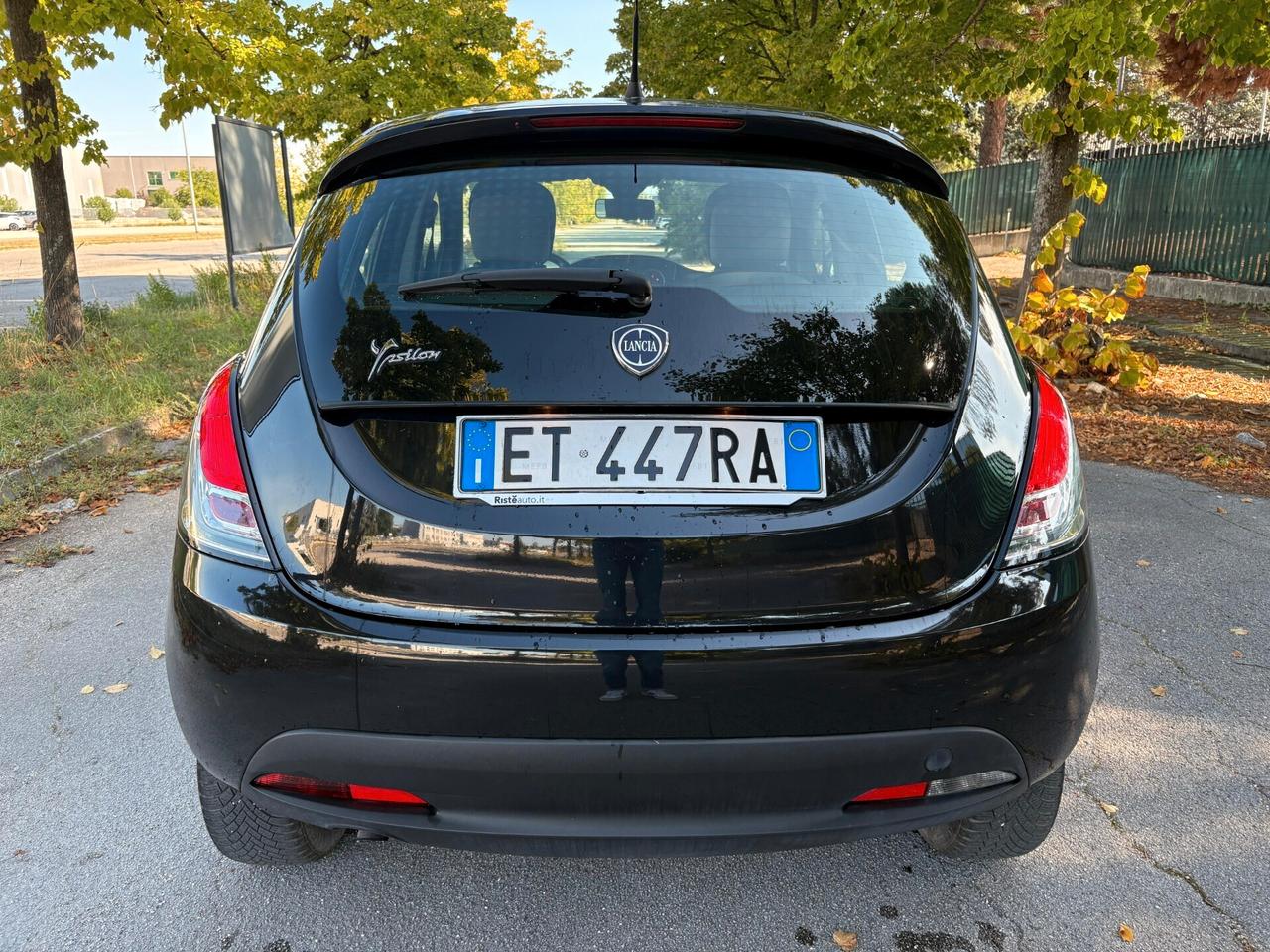 Lancia Ypsilon 0.9 TwinAir 85 CV 5 porte Metano Ecochic Silver