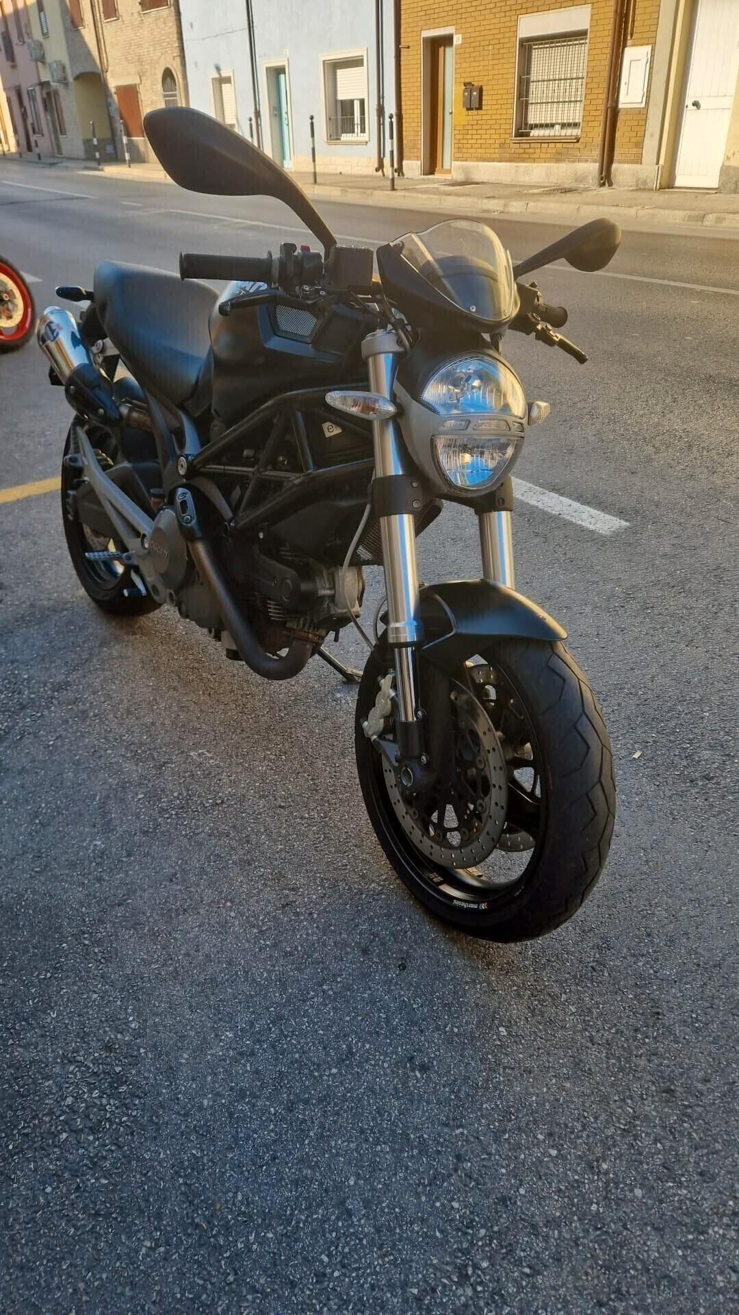 DUCATI MONSTER 696 NERO OPACO 04/2009 km 27000