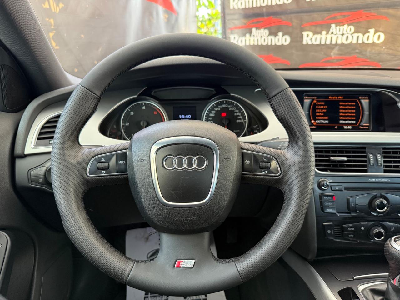 Audi A4 2.0 TDI 143CV S line