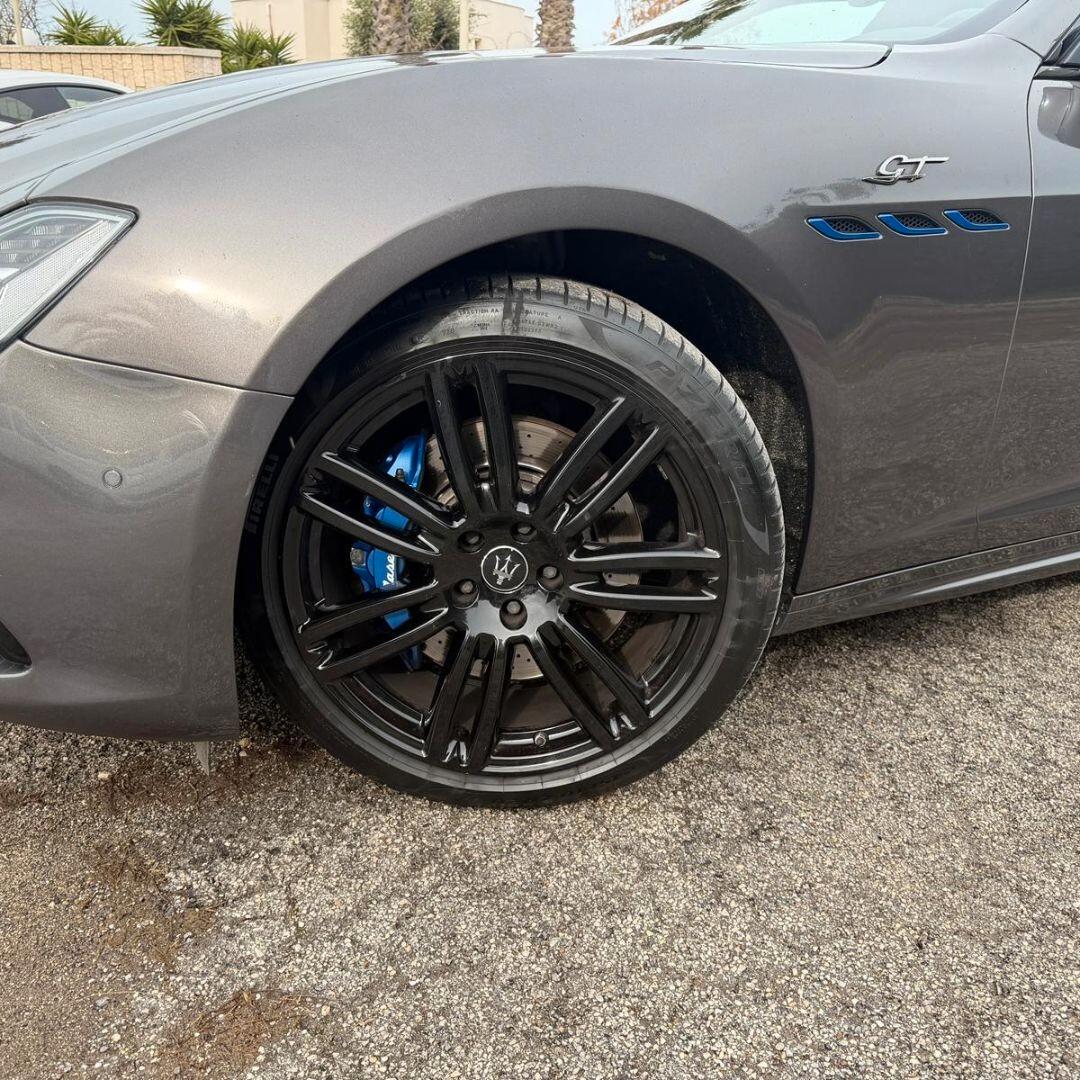Maserati Ghibli 330 CV MHEV GT