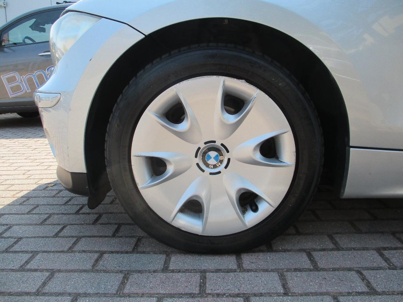 BMW 116 i 5p Futura Pelle/Sensori