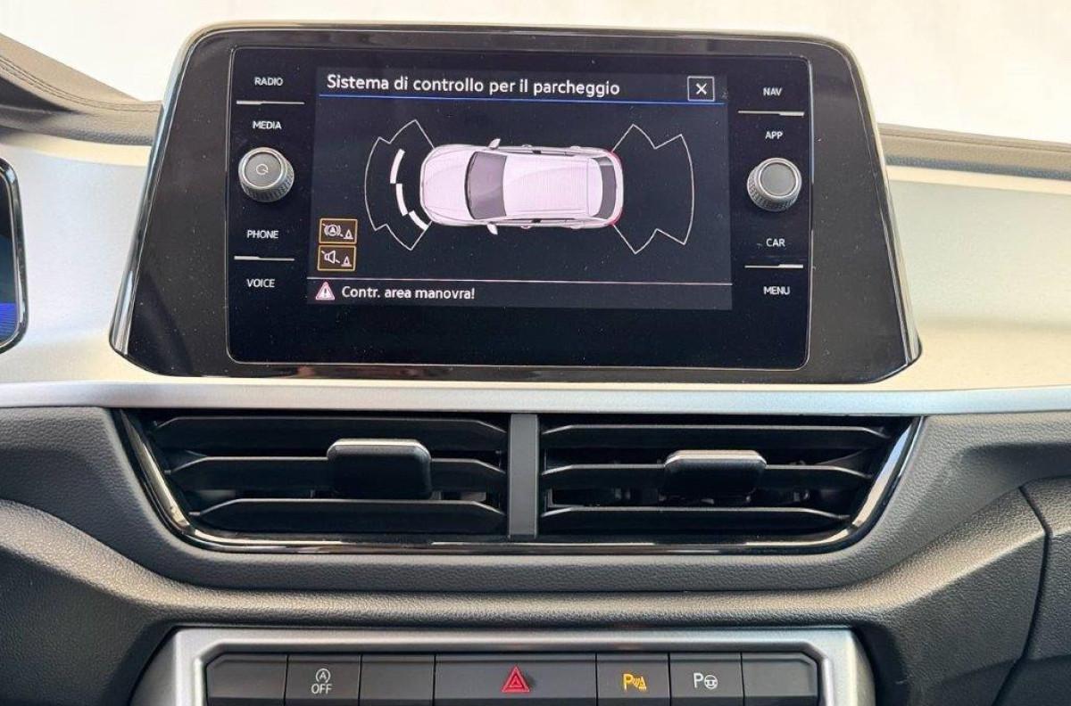 VOLKSWAGEN T-Roc 1.0 tsi life 110cv