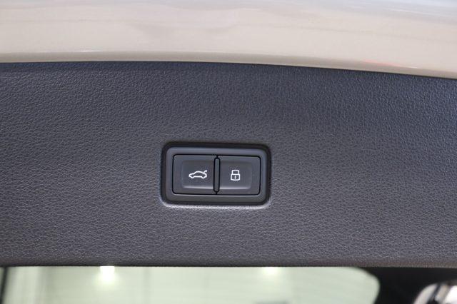 AUDI Q8 55 TFSI quattro tiptronic Sport