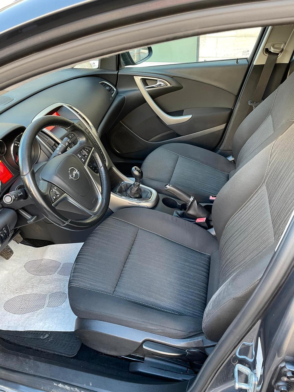 Opel Astra 1.7 CDTI 110CV Sports Tourer Cosmo