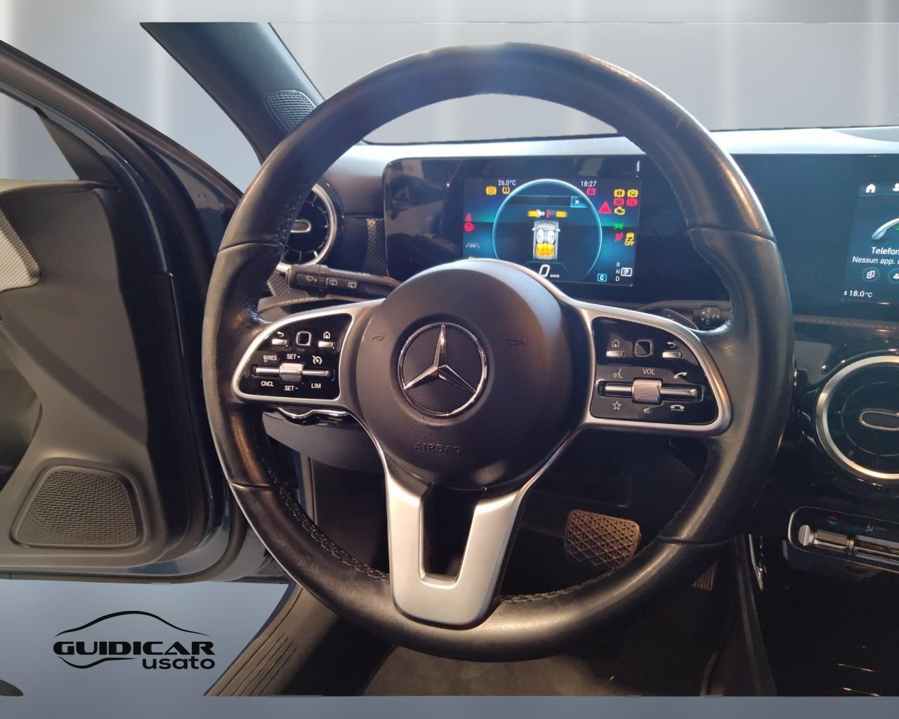 Mercedes-Benz Classe A - W177 2018 - A 180 d Sport auto
