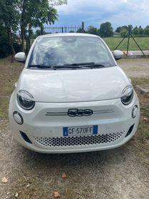 Fiat 500e Berlina 42 kWh Icon 320 km autonomia