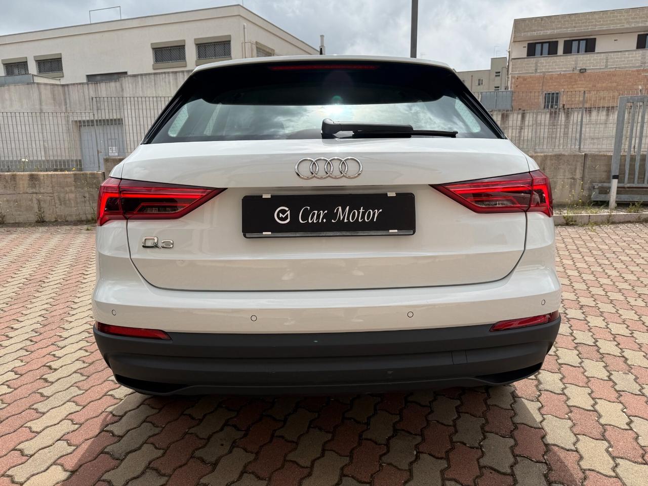 Audi Q3 35 TDI S tronic Business Advanced Matrix