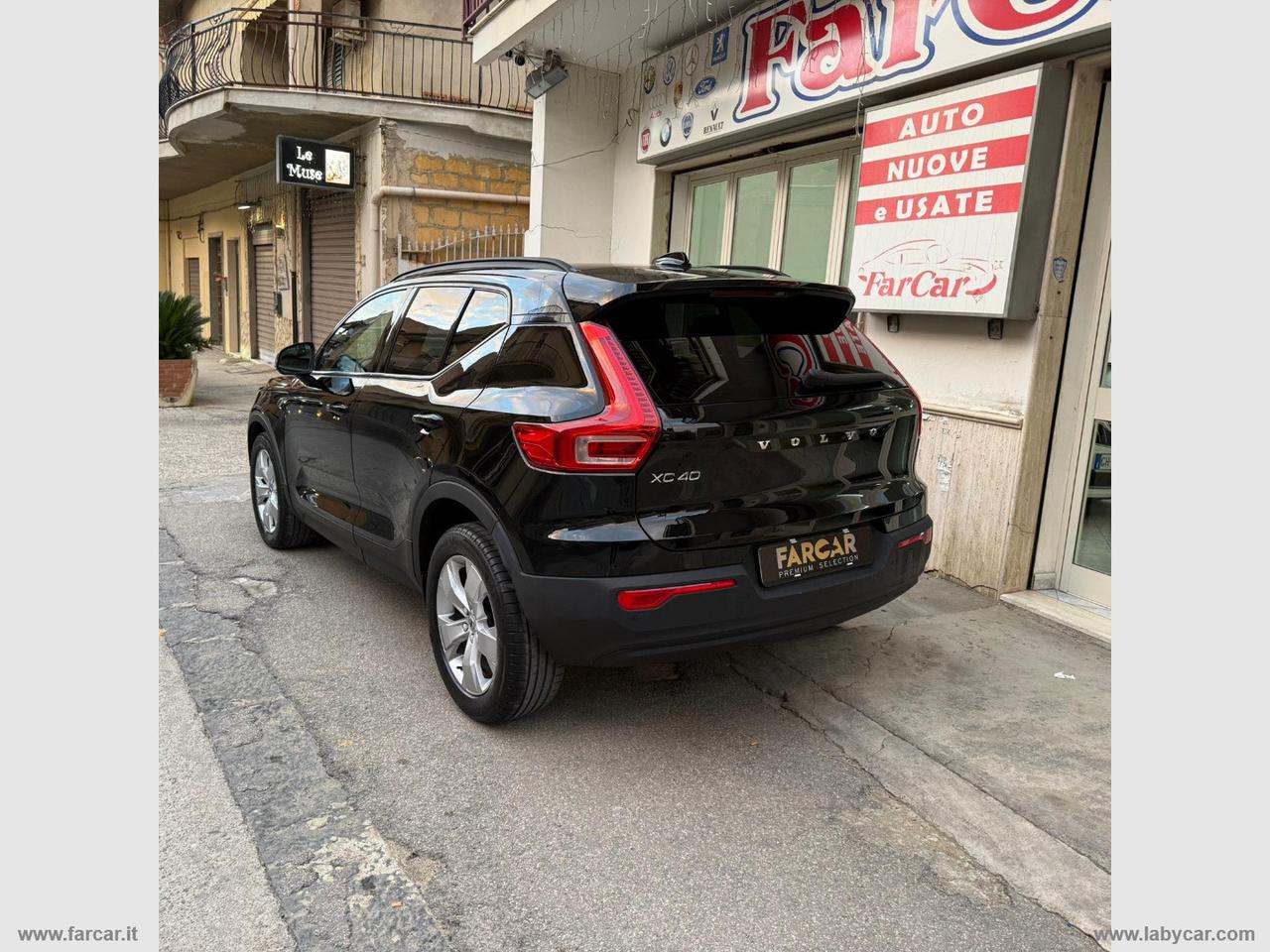 VOLVO XC40 D3 AWD Geartronic Momentum Core