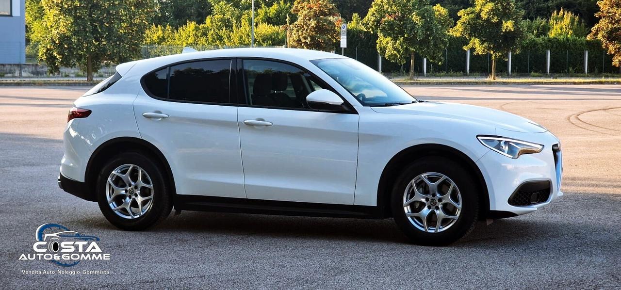 Alfa Romeo Stelvio 2.2 Turbodiesel 160 CV AT8 RWD