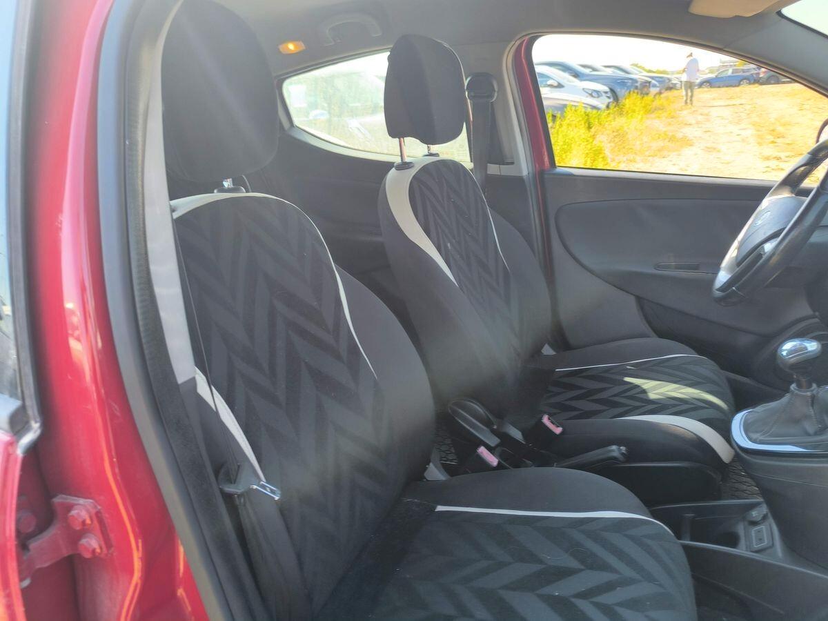 Lancia Ypsilon 0.9 TwinAir 85 CV 5 porte S&S DFN Gold AUTOMATICA