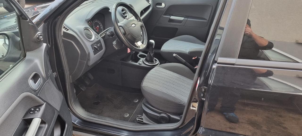 Ford Fusion 1.4 16V 5p. Titanium