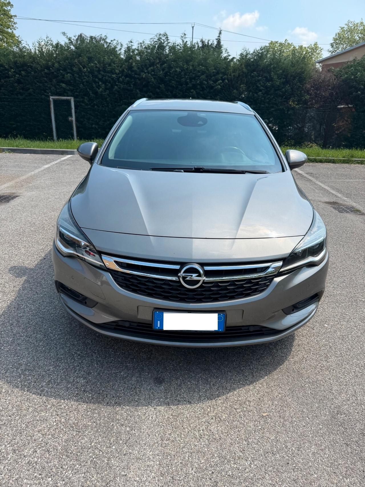 Opel Astra Sports Tourer 1.6 cdti 1.5 dci - NEOP. - NAV. - 12 MESI DI GARANZIA -