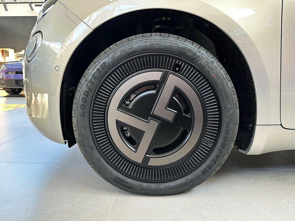 Fiat 500e 42 kWh Giorgio Armani