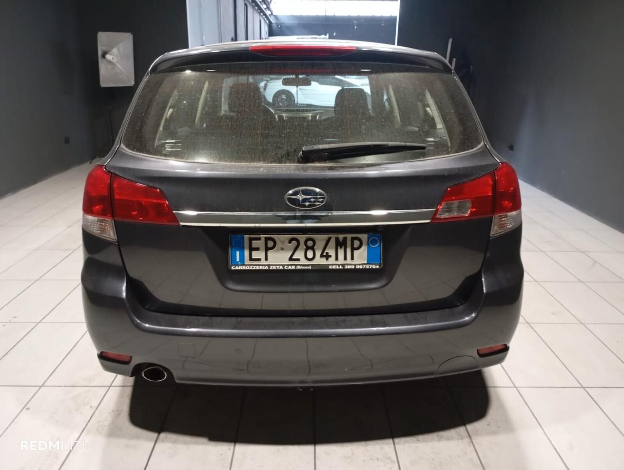 Subaru Legacy del 2013 GPL 2033 GANCIO TRAINO THULE
