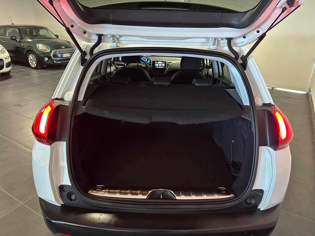 PEUGEOT 2008 ALLURE 1.6 BLUEHDI 100CV PRONTA CONSEGNA