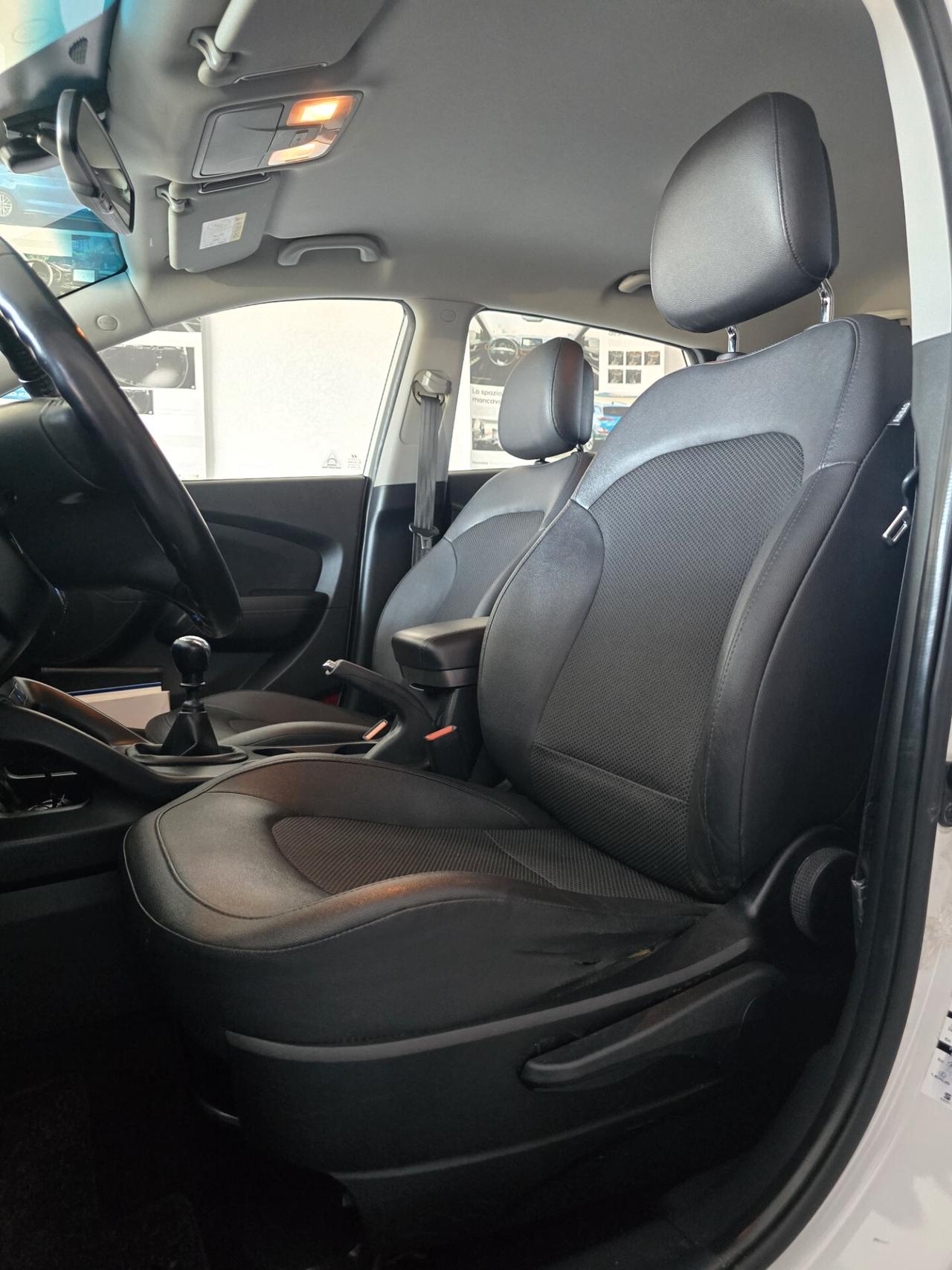 Hyundai iX35 1.7 CRDi 2WD Xpossible