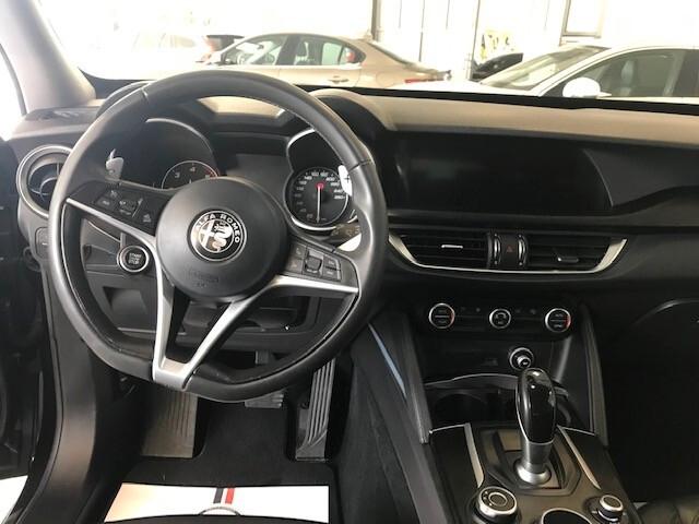 Alfa Romeo Stelvio 2.2 Turbodiesel 210 CV AT8 Q4 Executive PALETTE AL VOLANTE + CARBONIO INTERNO