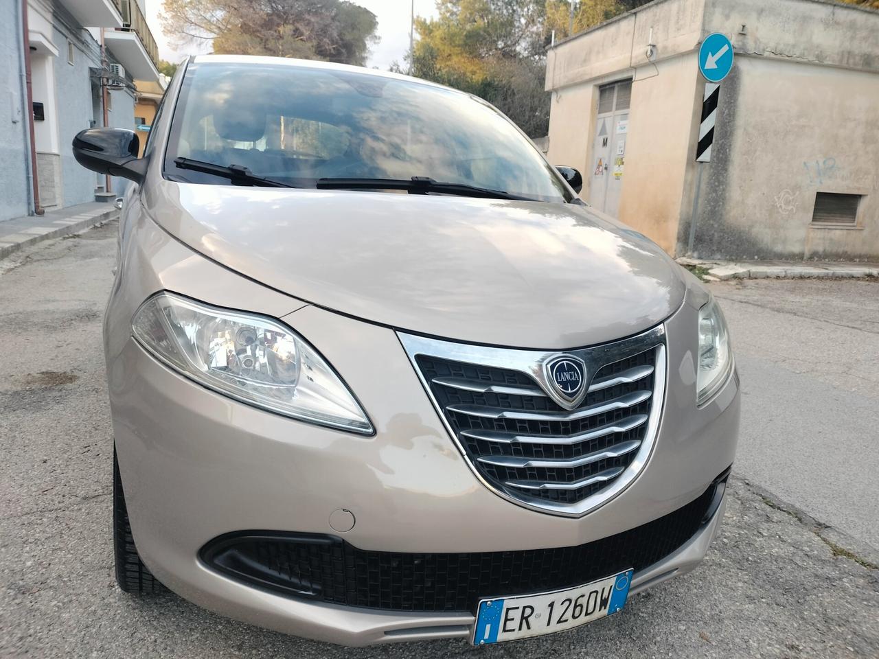 Lancia Ypsilon 0.9 TwinAir 85 CV 5 porte Metano Ecochic Gold