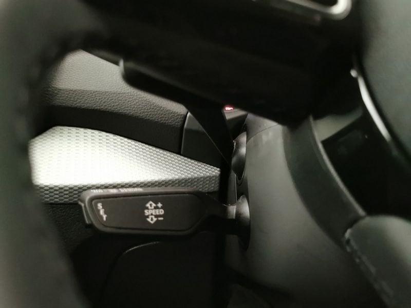 Audi Q2 35 1.5 tfsi Business Advanced s-tronic