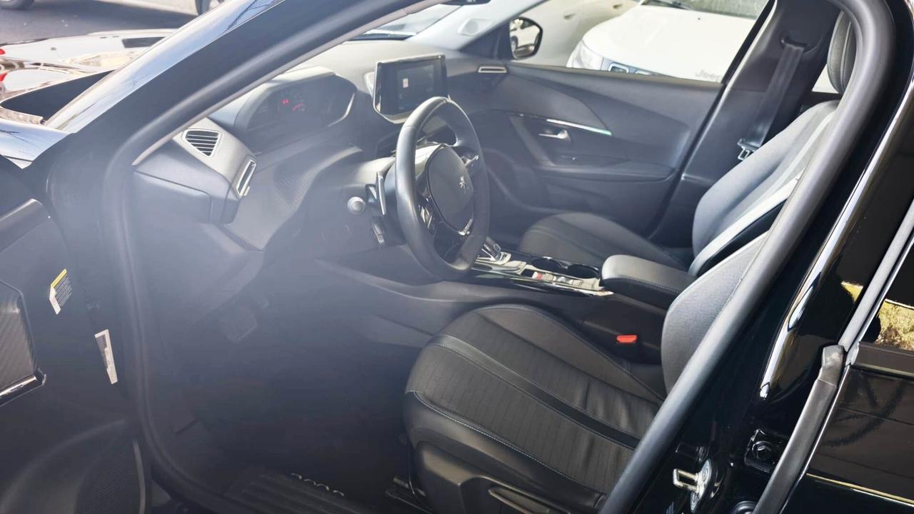 Peugeot 2008 BlueHDi 130 S&S EAT8 Allure