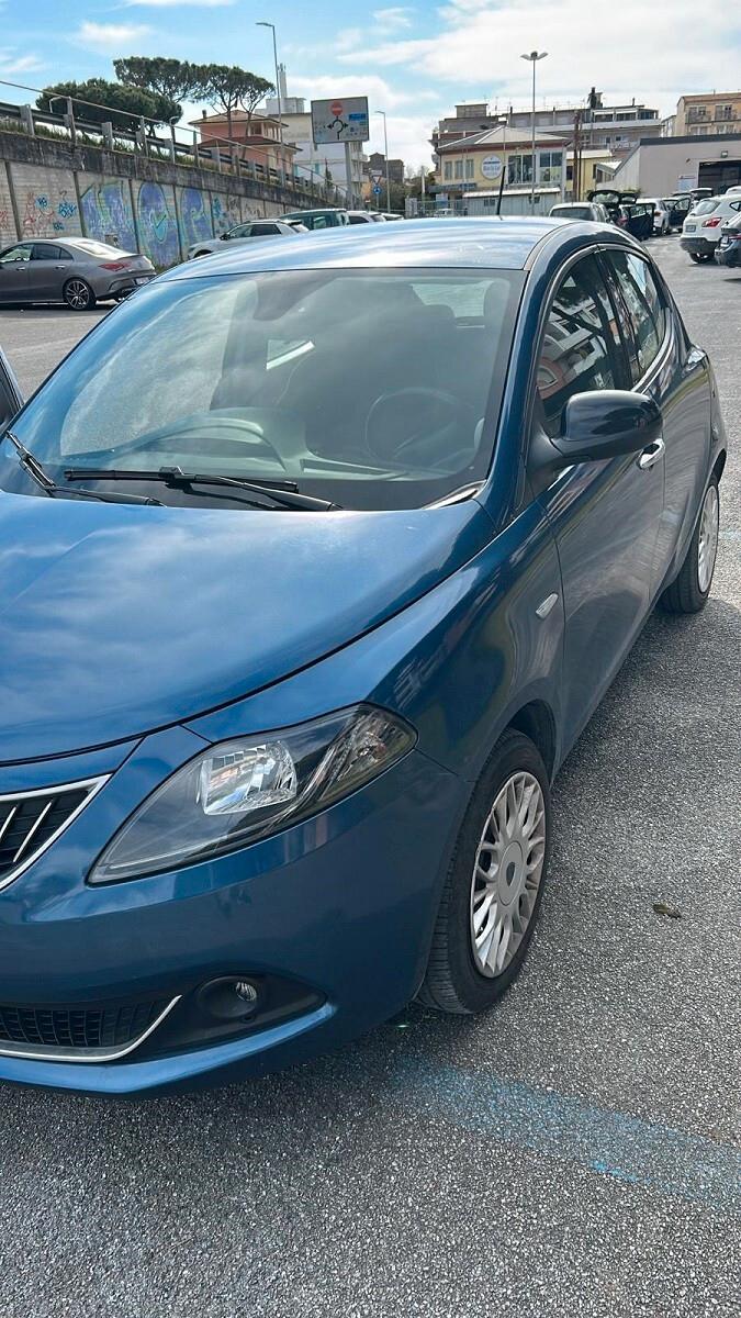 Lancia Ypsilon 1.0 FireFly 5 porte S&S Hybrid Alberta Ferretti