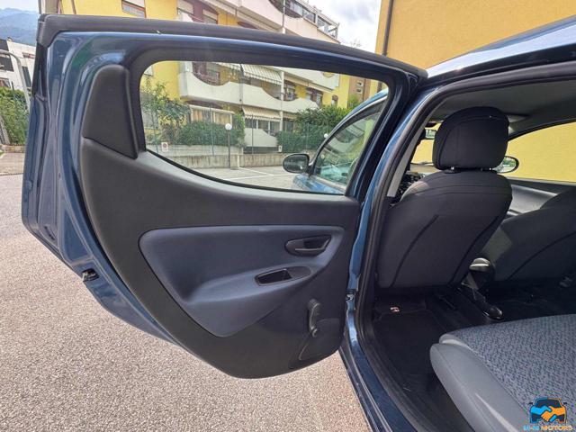 LANCIA Ypsilon 1.0 FireFly 5 porte S&S Hybrid Silver Plus