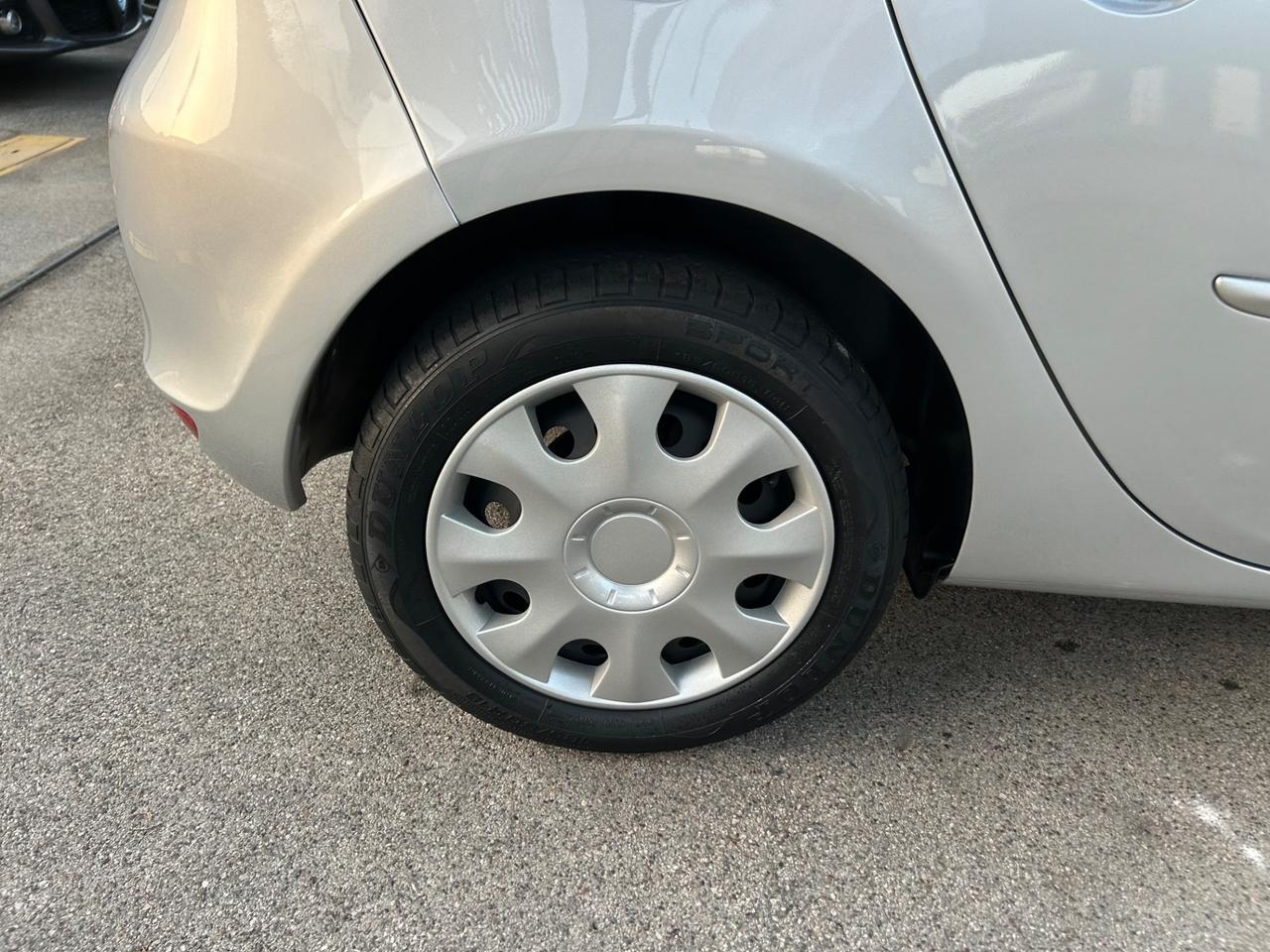 Renault Clio 1.2 benzina 75 cavalli 2011