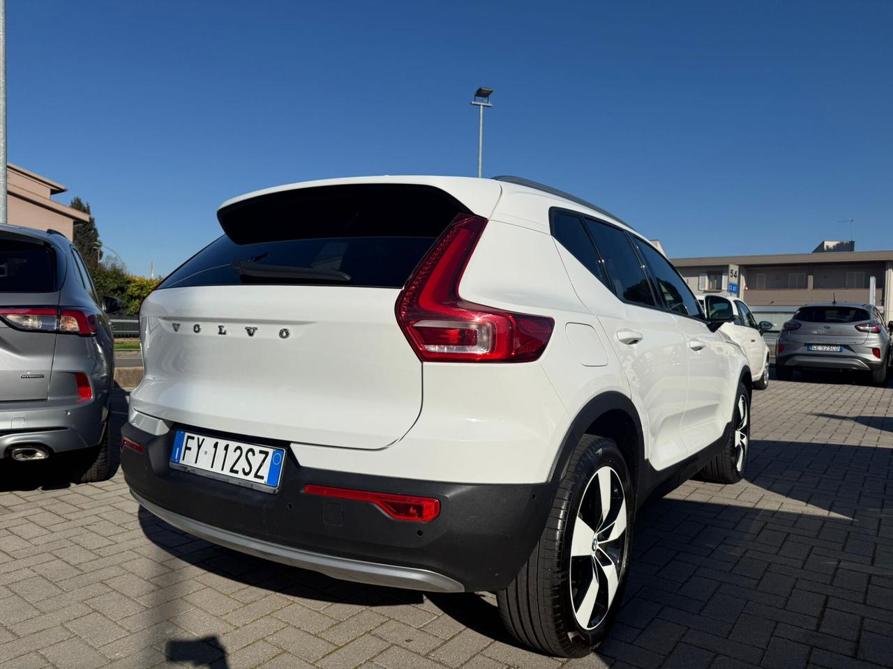 Volvo XC40 2.0 diesel -auto-4x4-D3 AWD Geartronic Momentum *PREZZO REALE*