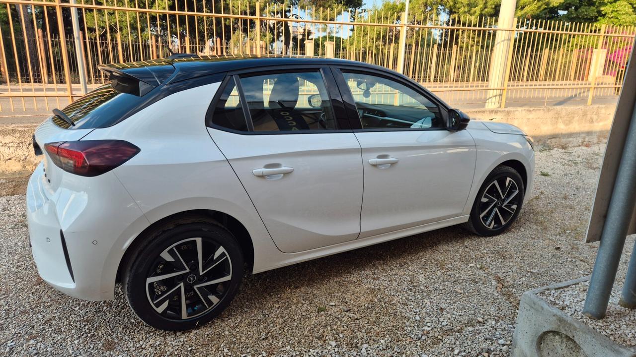 Opel Corsa 1.2 Design & Tech