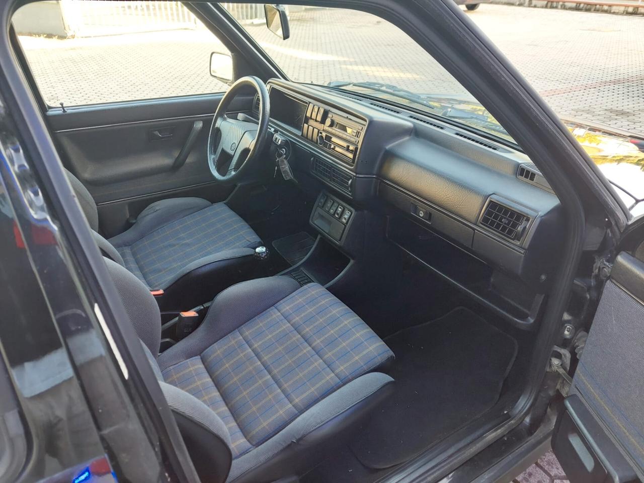 Volkswagen Golf GTI 8v 5 porte