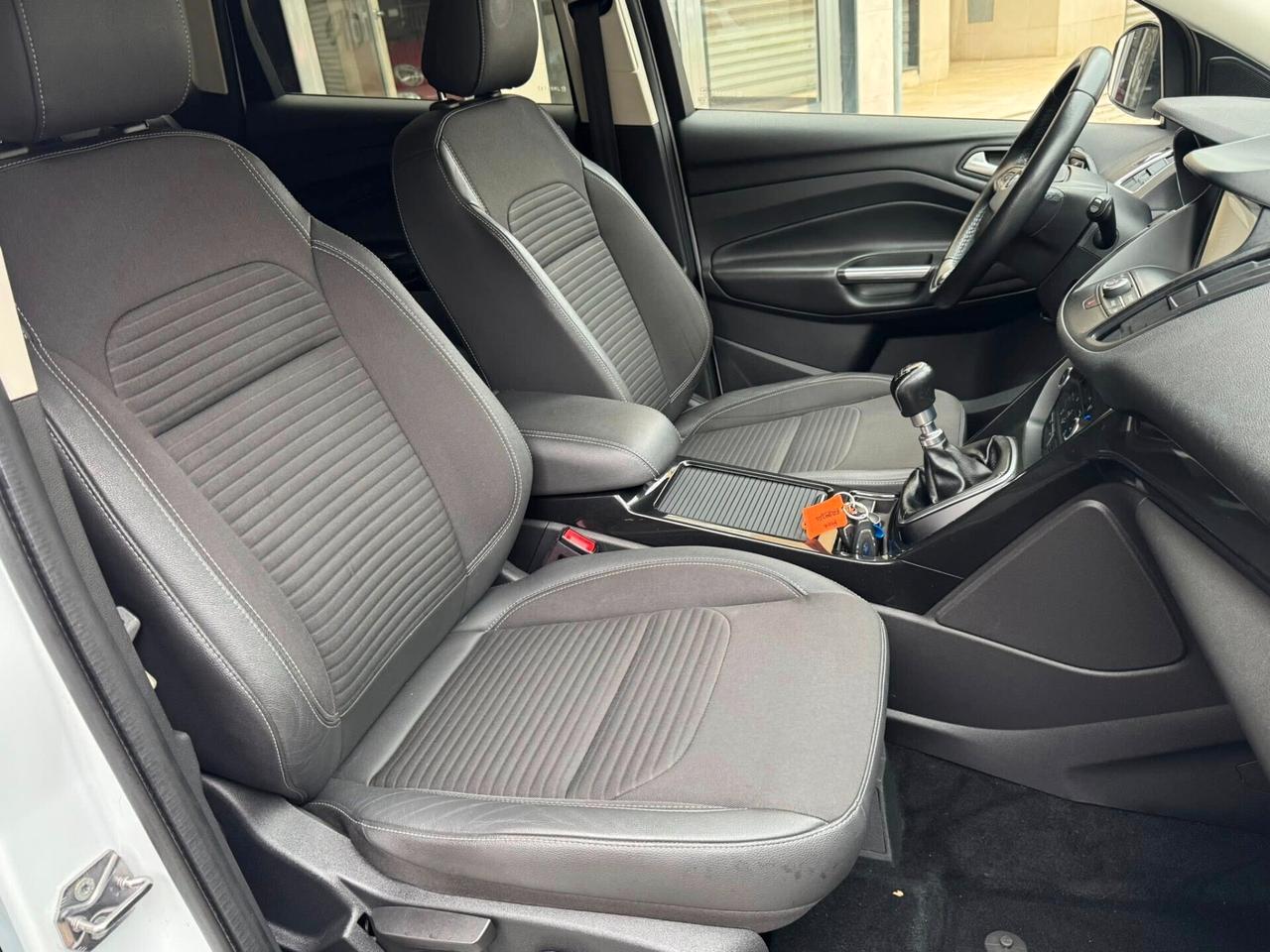 FORD KUGA 1.5 TDCI 120 CV. 2WD TITANIUM NAVI+RETROCAMERA