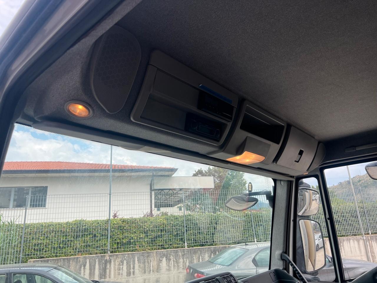IVECO EUROCARGO 75 E 14 CON SPONDA IDRAULICA
