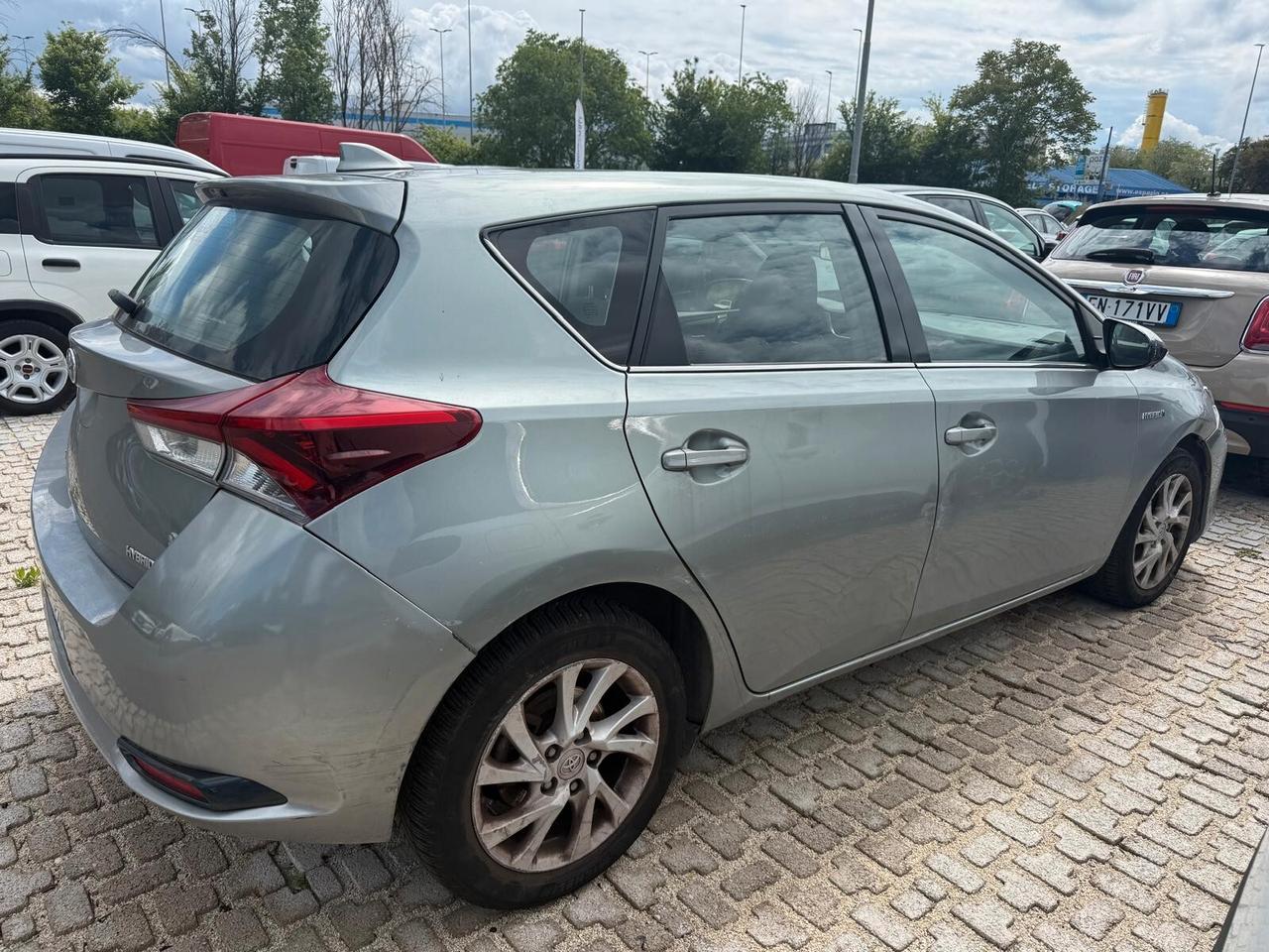 Toyota Auris 1.8 Hybrid Business