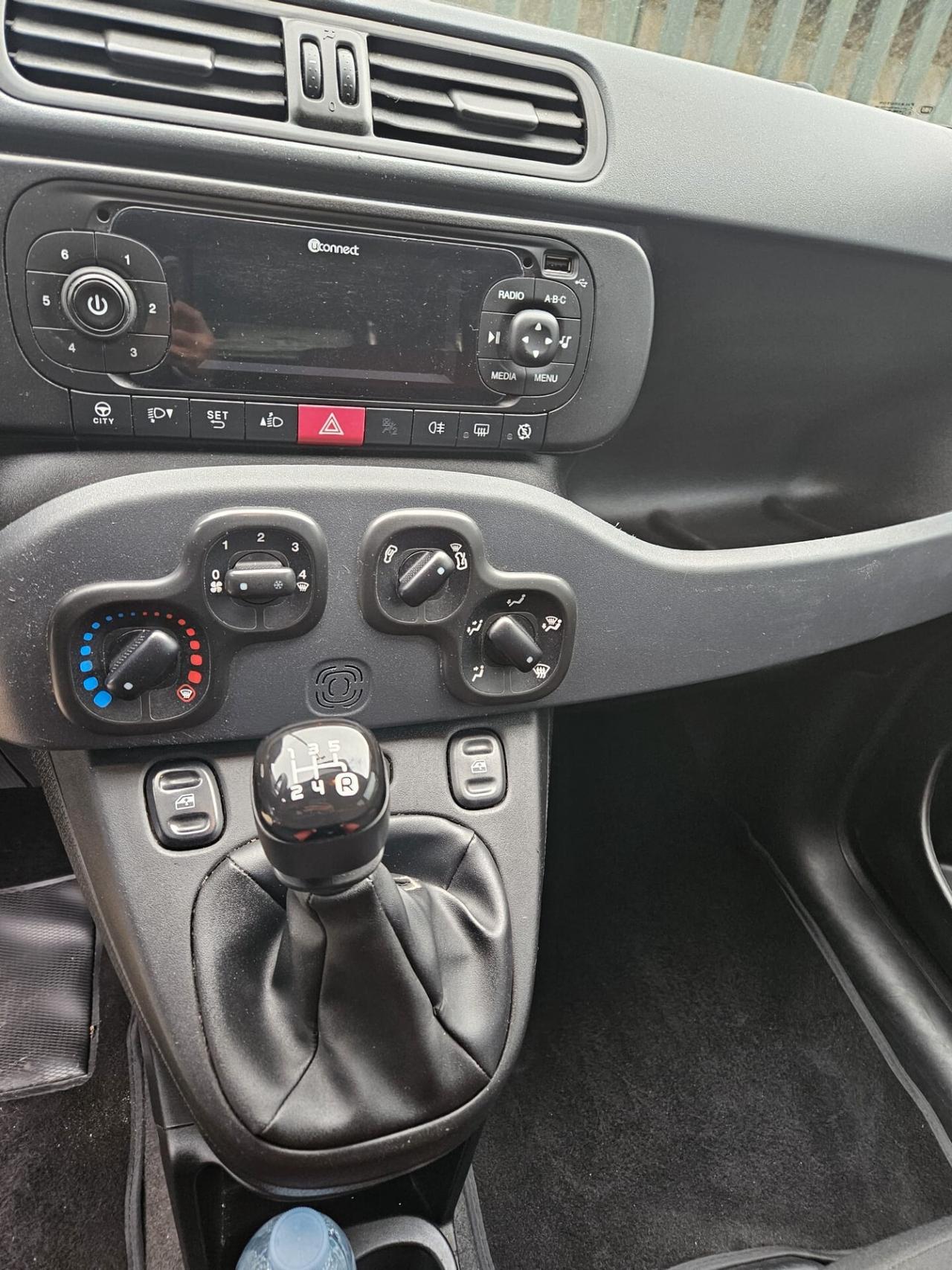 Fiat Panda 1.2 Connected by Wind